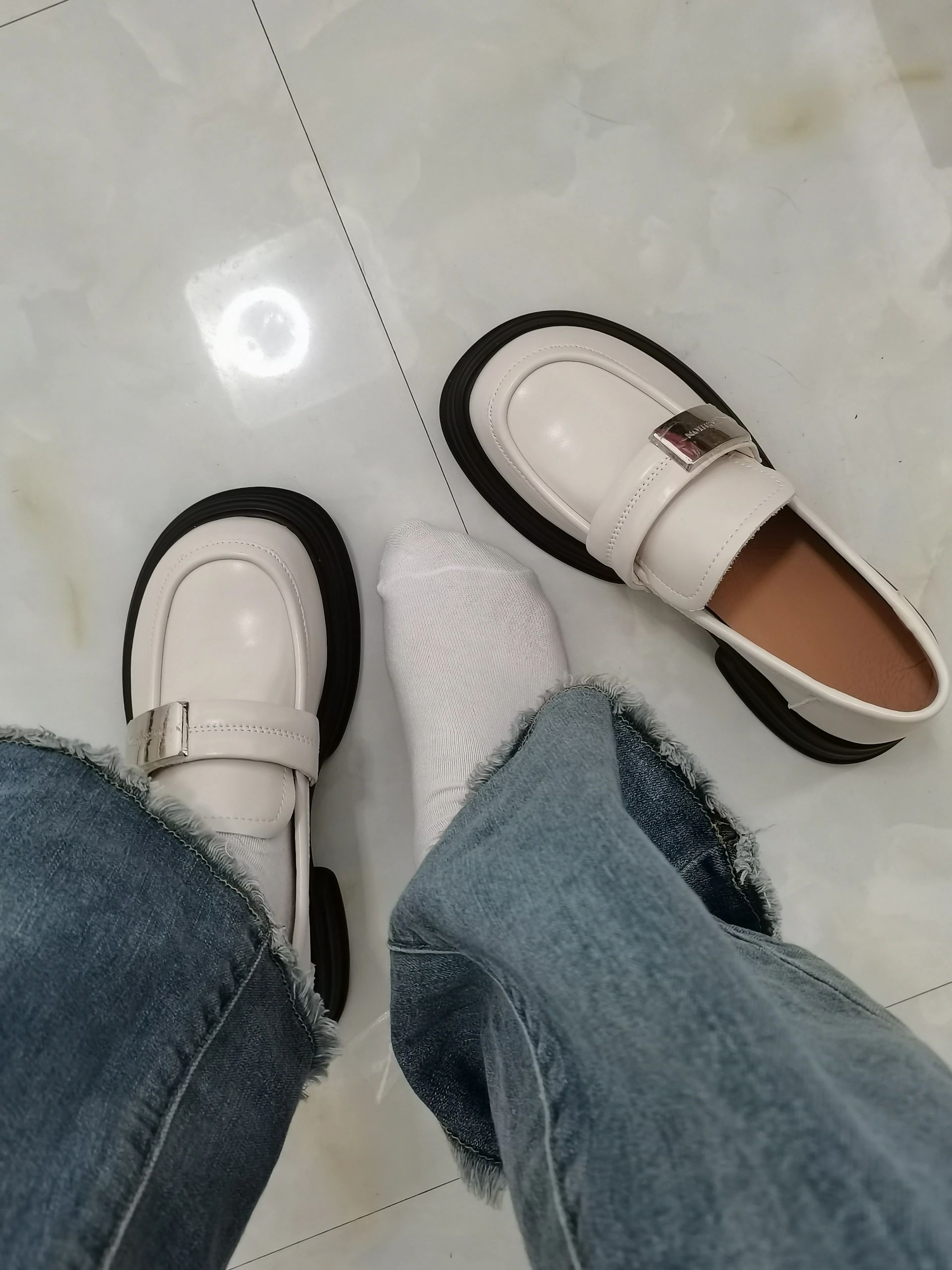 圆头 深口鞋 皮革  - VALI鞋履AI设计主图