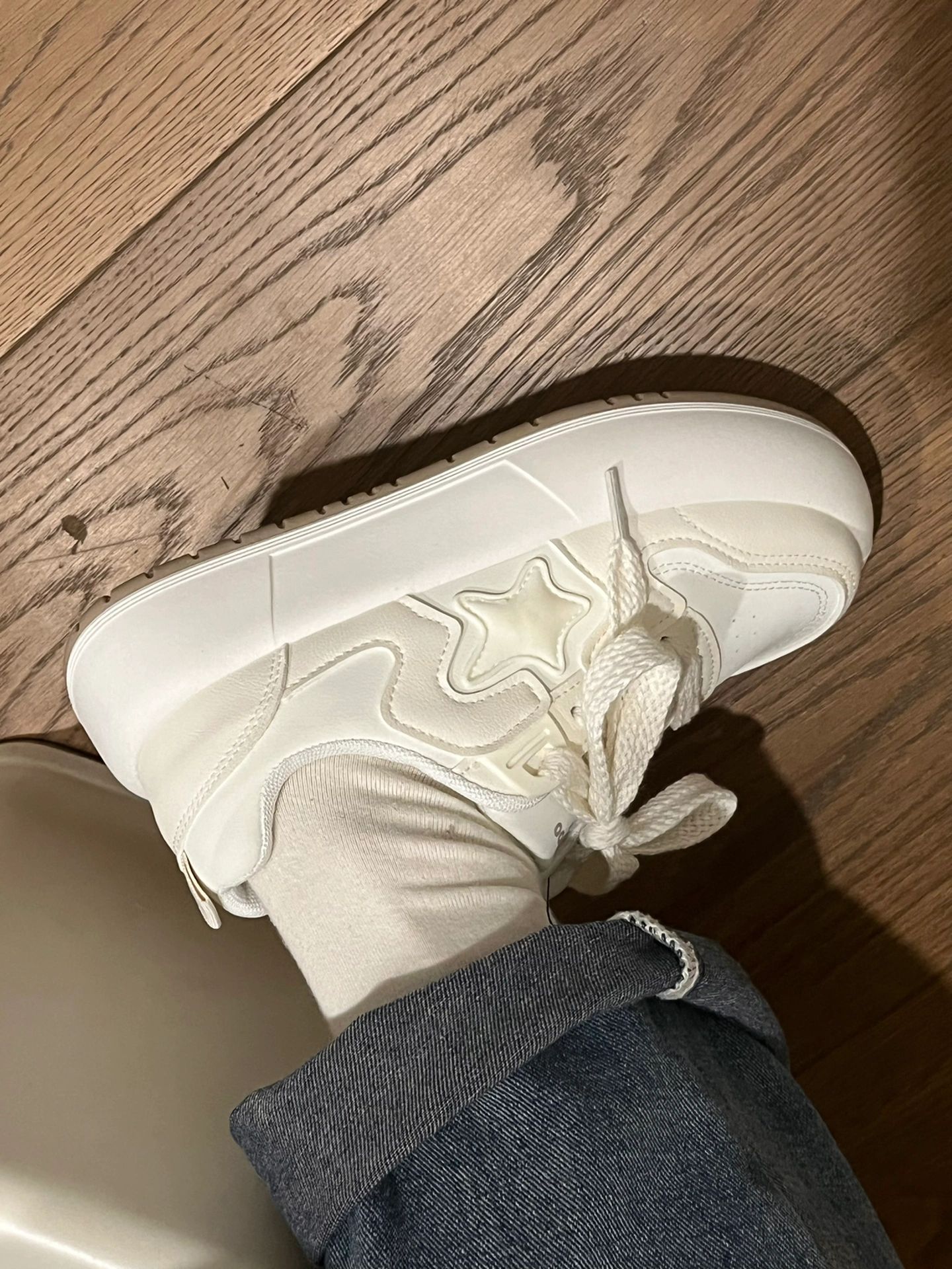 低帮 系带 皮革  - VALI鞋履AI设计主图