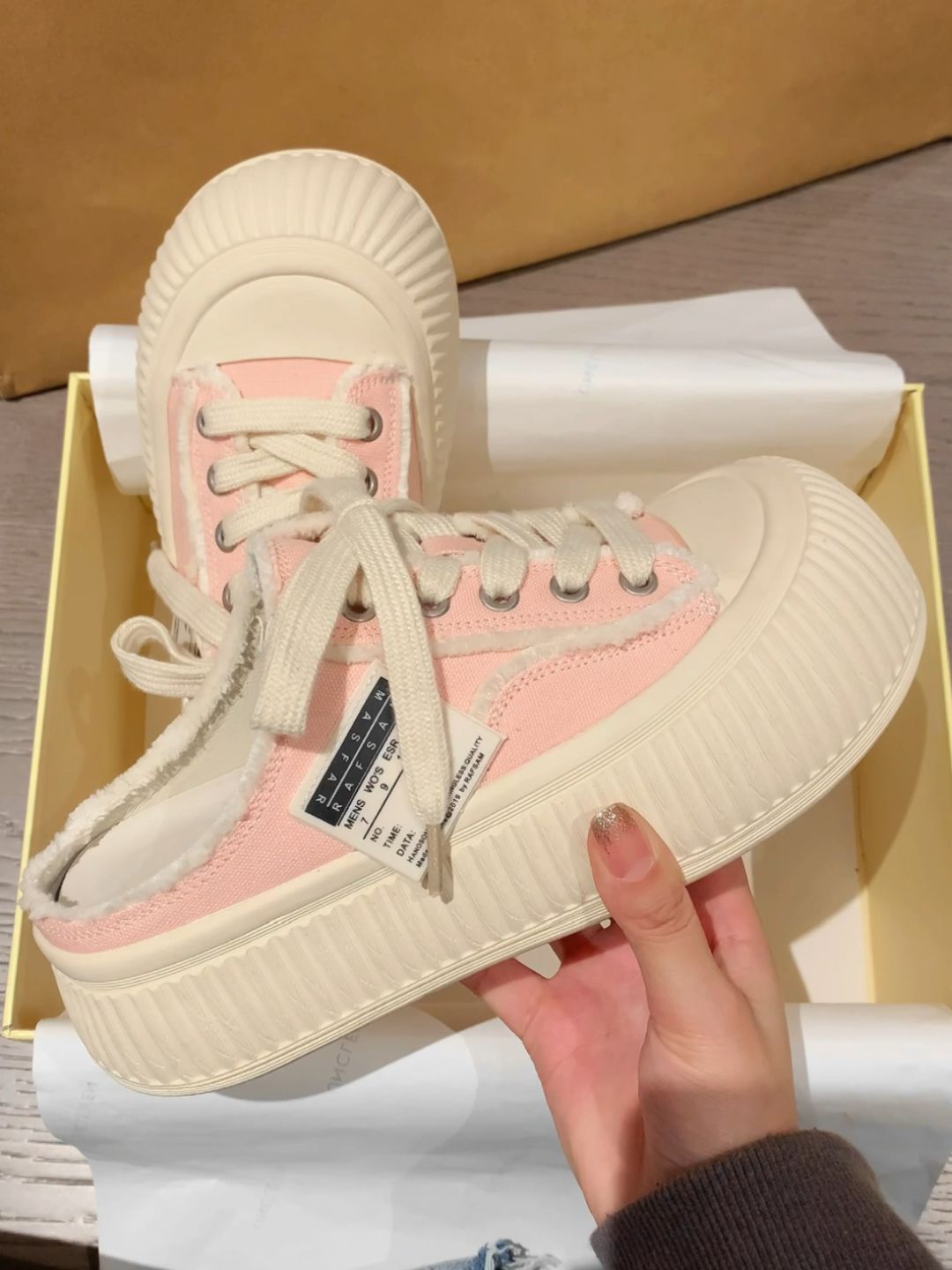 低帮 系带  - VALI鞋履AI设计主图