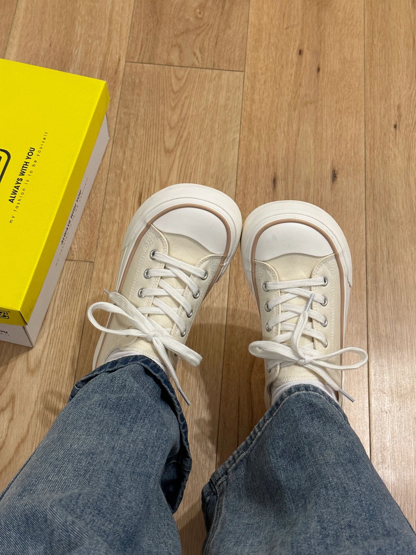  - VALI鞋履AI设计主图