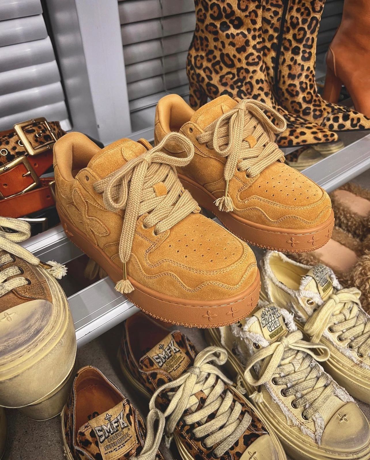 低帮 系带 皮革  - VALI鞋履AI设计主图