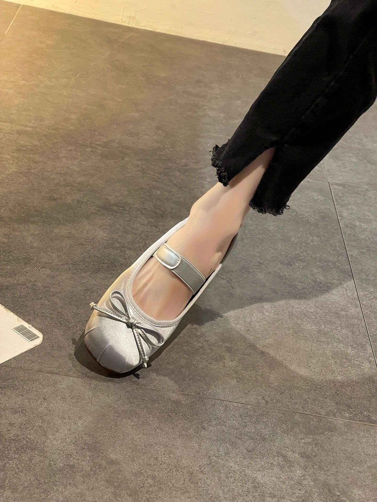 异形头-分趾 中口鞋 皮革  - VALI鞋履AI设计主图