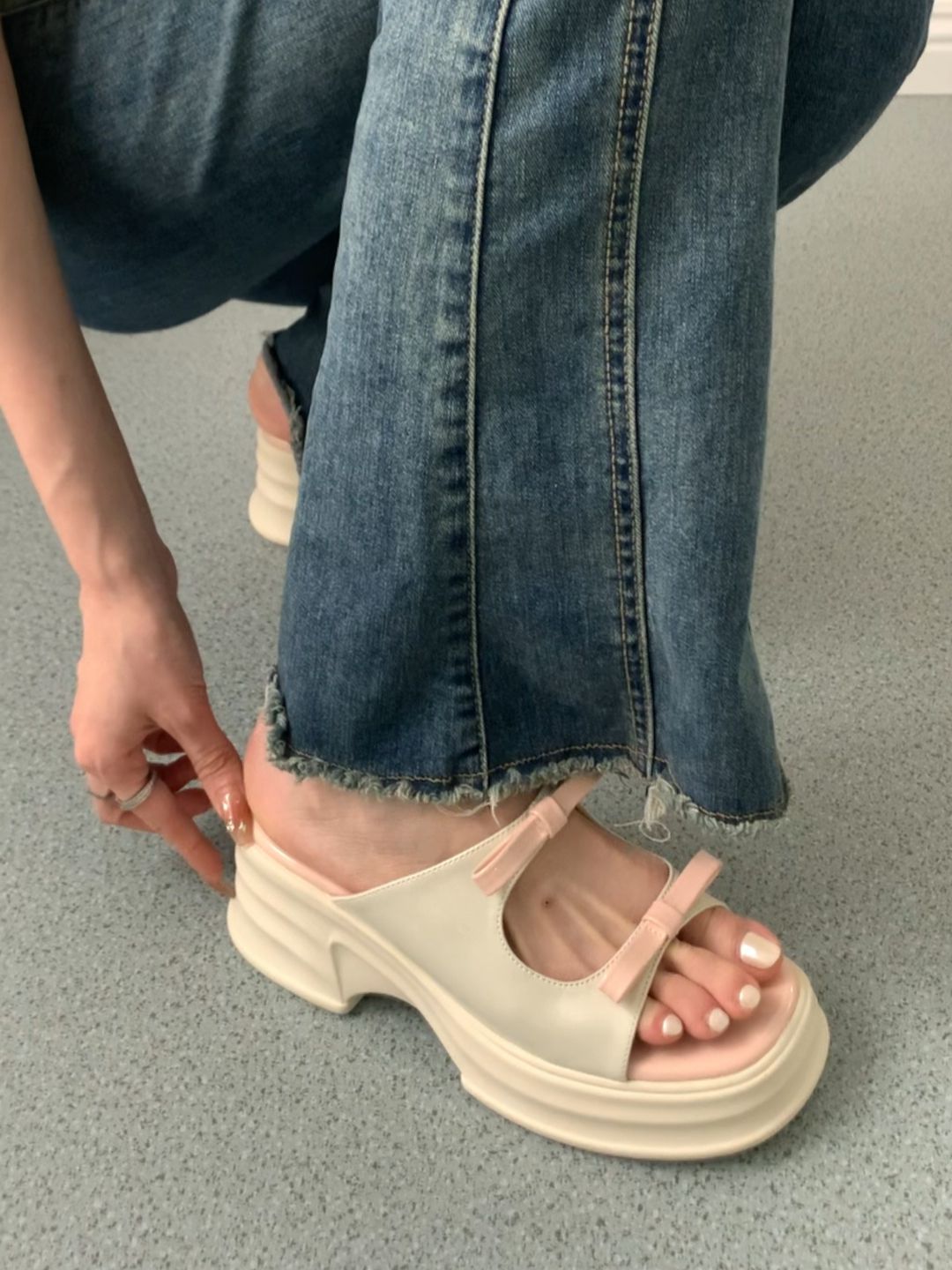 无帮 皮革 魔术贴  - VALI鞋履AI设计主图