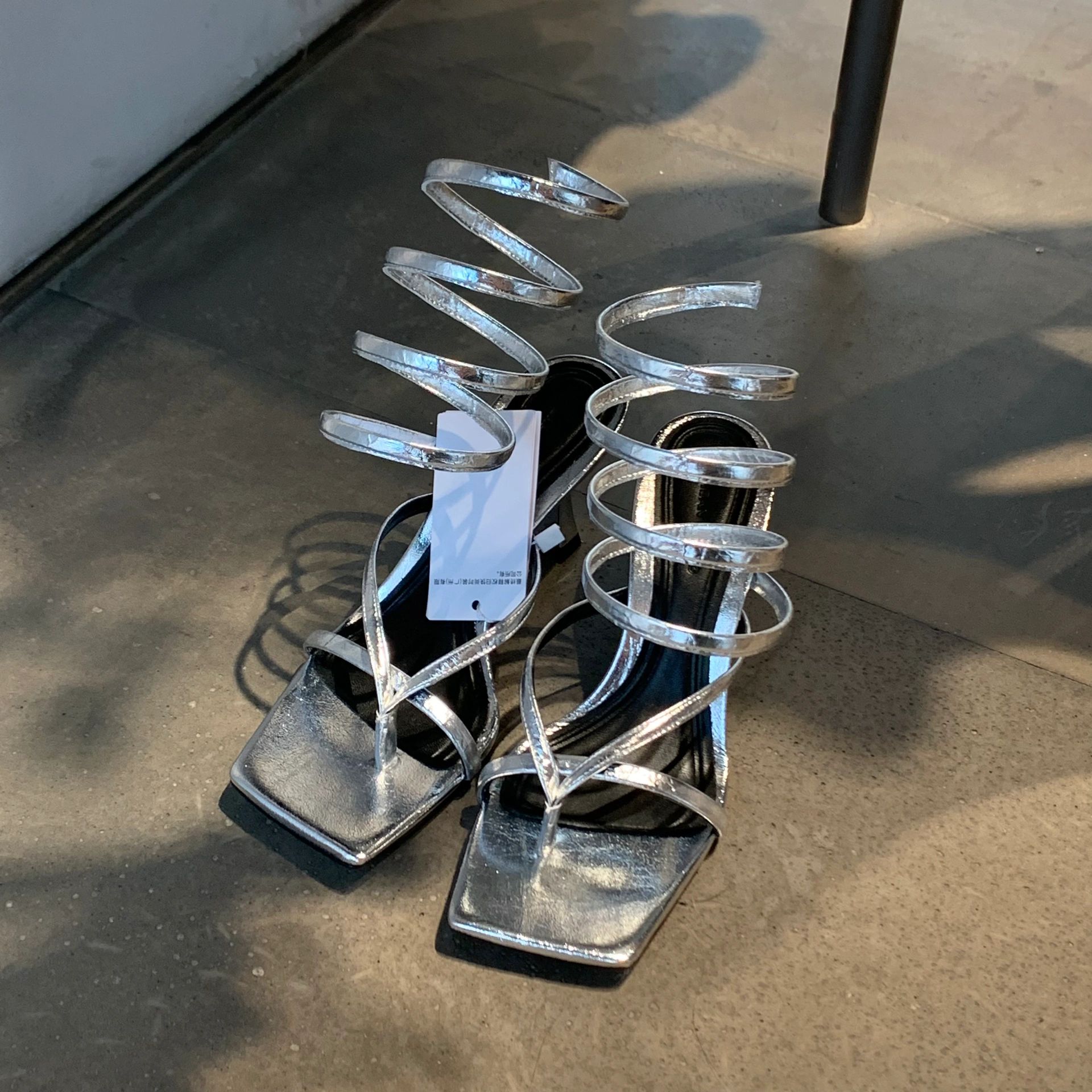 无帮  - VALI鞋履AI设计主图