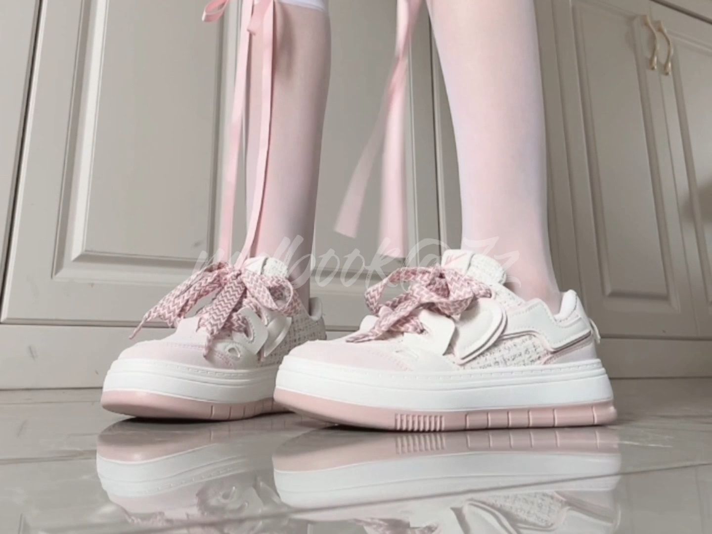 低帮 魔术贴  - VALI鞋履AI设计主图