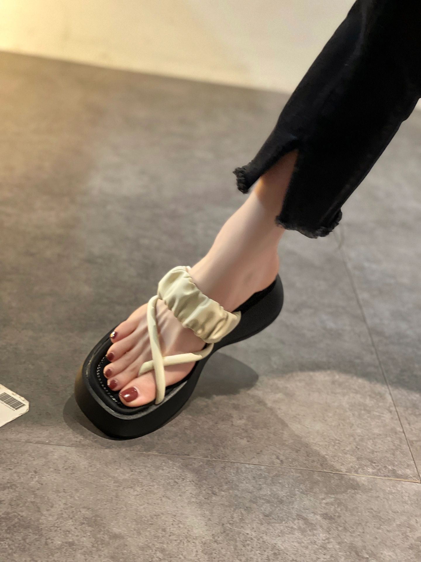 无帮  - VALI鞋履AI设计主图