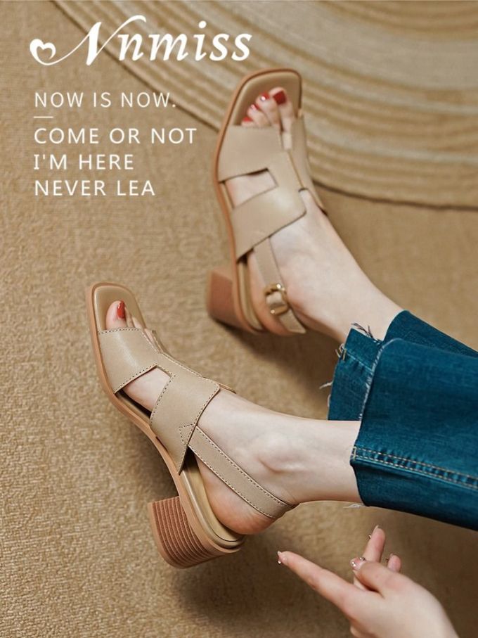 粗跟 无帮 袢扣 皮革 