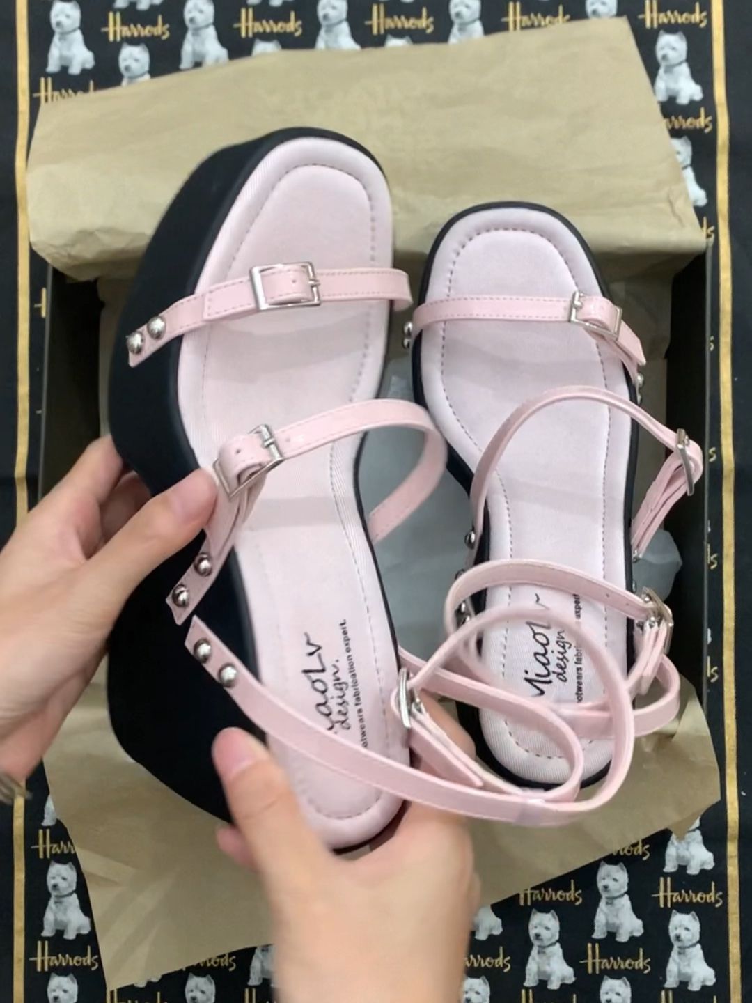  - VALI鞋履AI设计主图