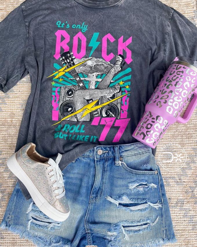 针织面料 圆形领 卡通次元 文字图案 物品器件 印花 深靛蓝色 深蓝黑色 