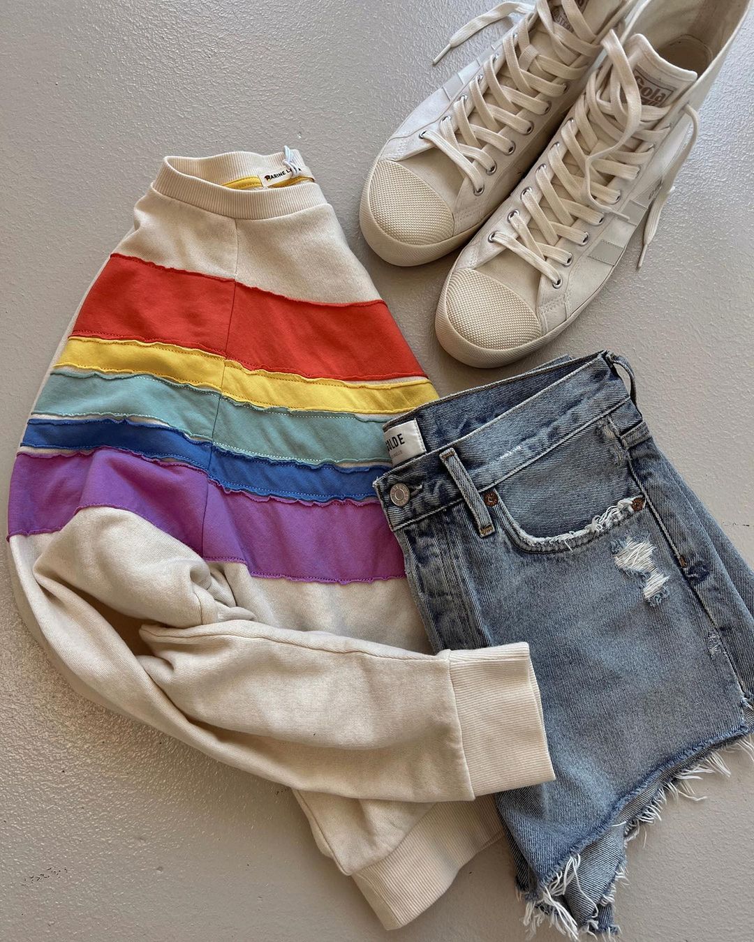 立领 撞色/渐变 拼接 浅棕褐色 凤凰木色 腐殖土色  - VALI鞋履AI设计主图