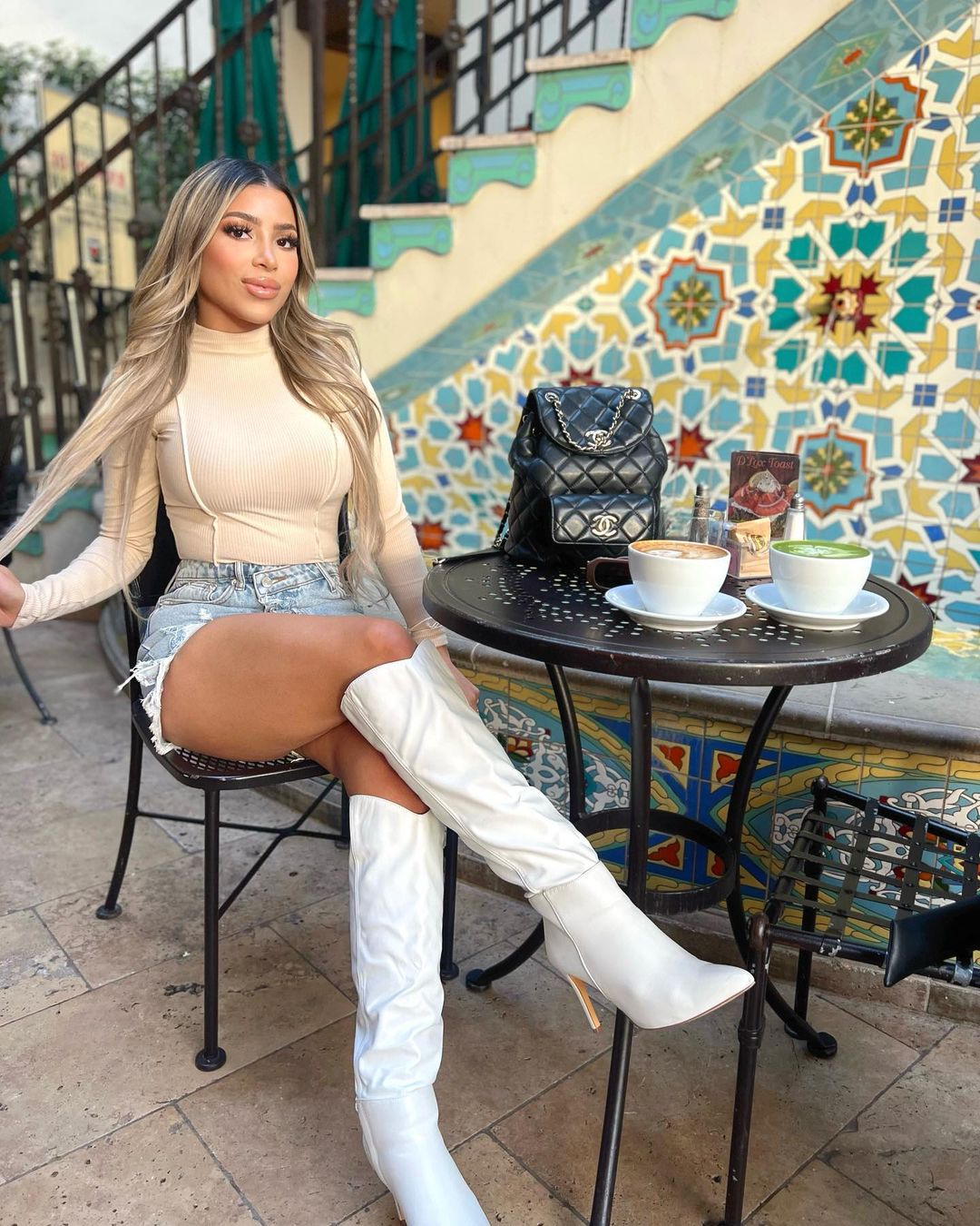 高跟 细跟 尖头 皮革  - VALI鞋履AI设计主图