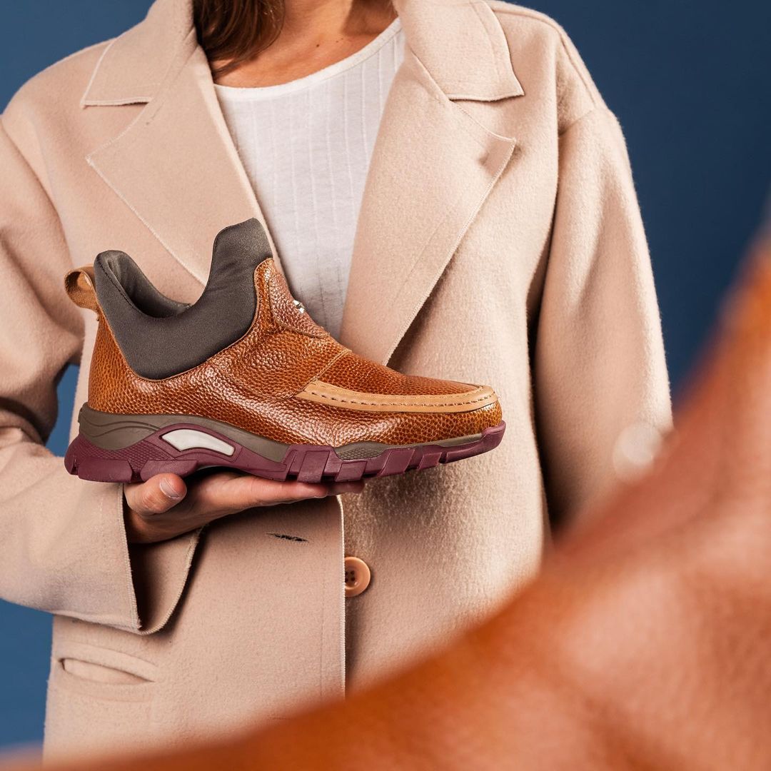 呢绒 H型 翻驳领 桃白色 浅杏色 乳霜色 贝壳粉 基础扣饰 甜美  - VALI鞋履AI设计主图