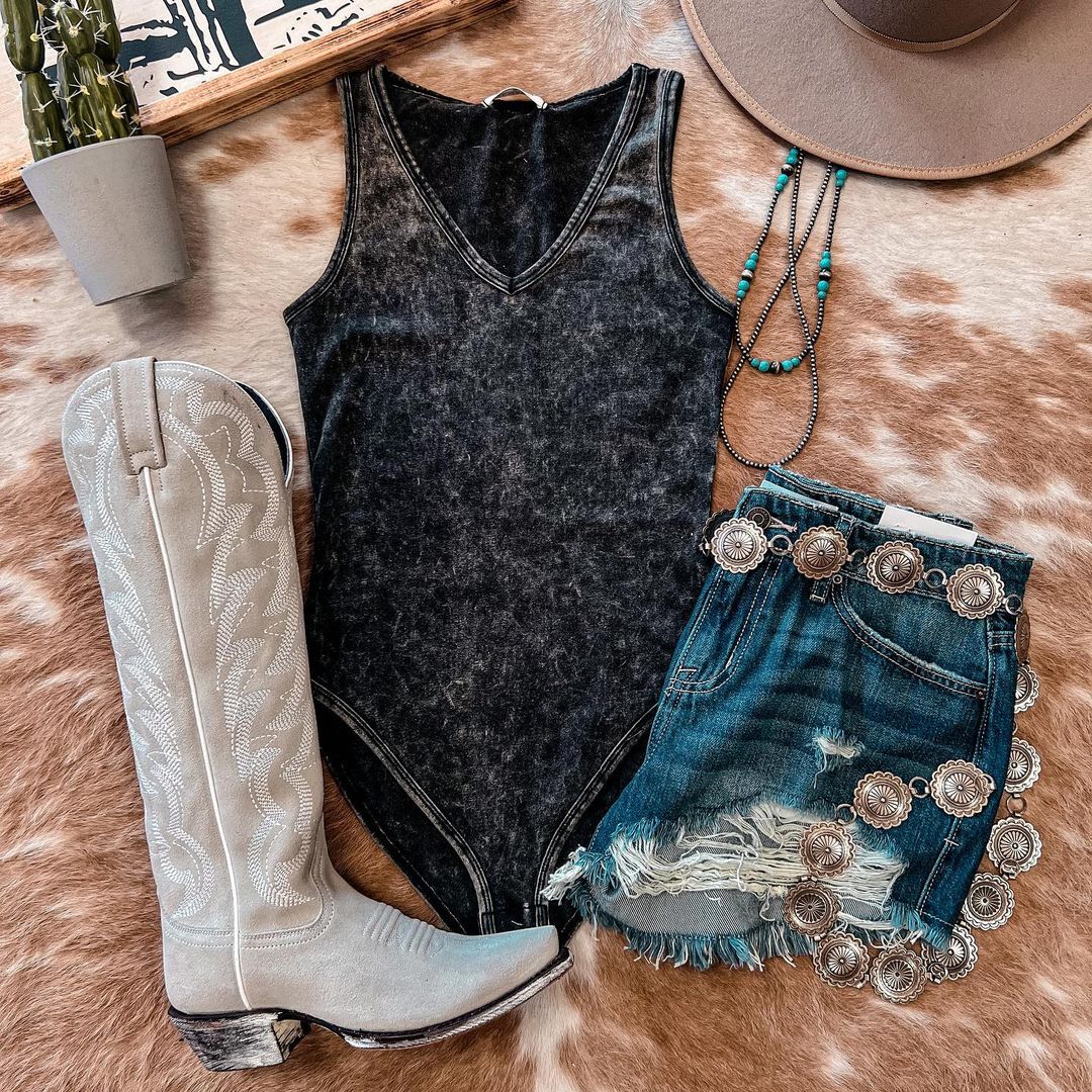 牛仔面料 V领 蓝黑色  - VALI鞋履AI设计主图