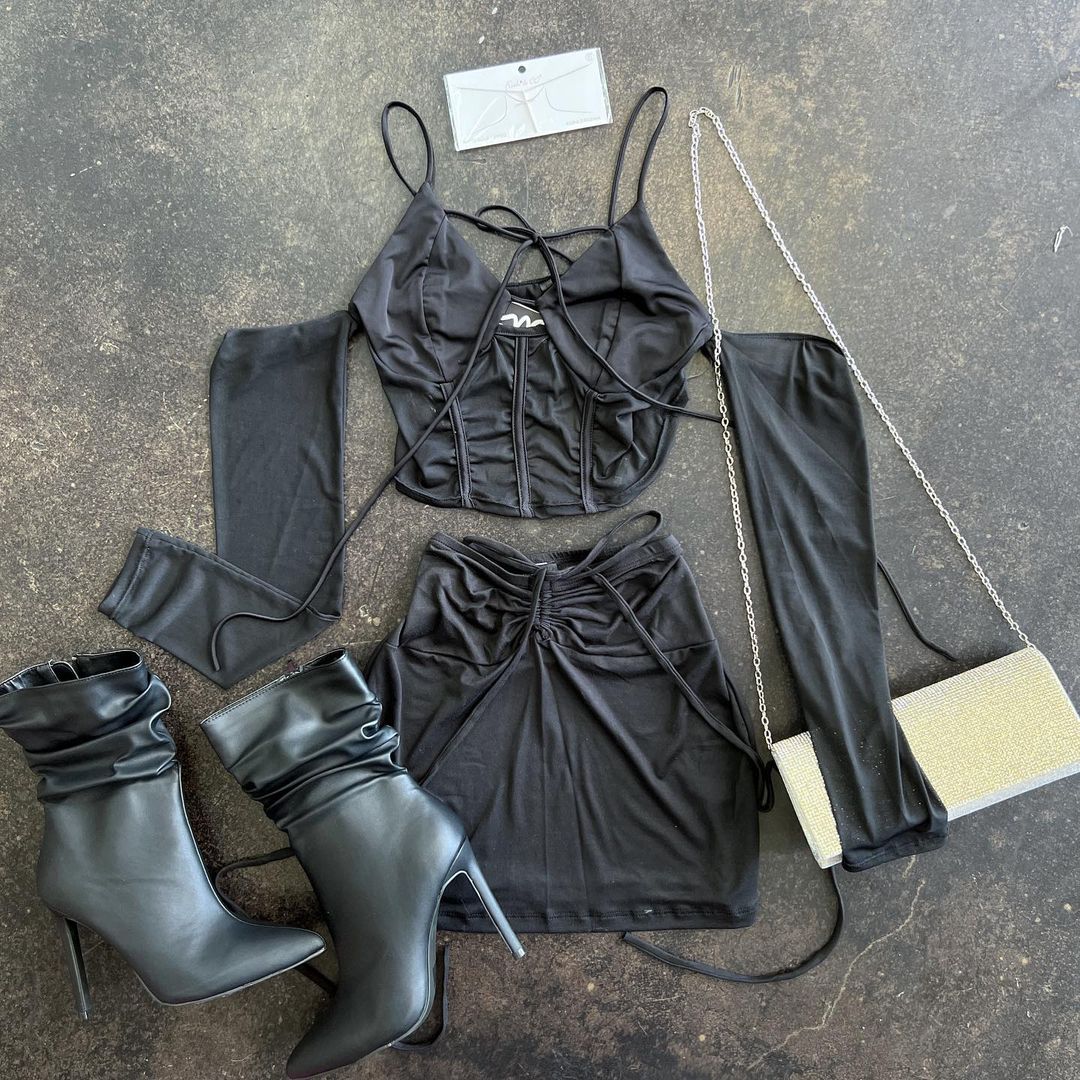 真丝 / 丝绸 截短型 打结-扭结 酱黑色 基础绳带 前卫  - VALI鞋履AI设计主图