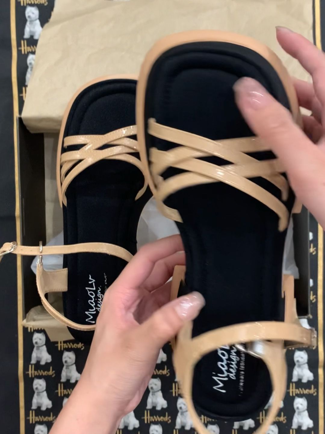 无帮  - VALI鞋履AI设计主图