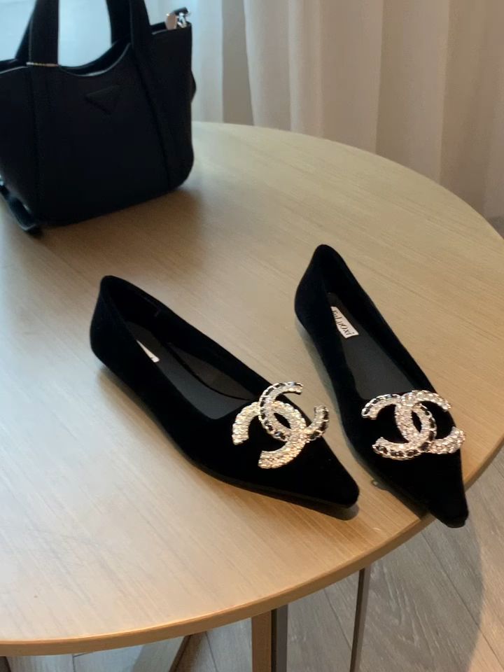 尖头 低帮 一脚蹬 浅口鞋  - VALI鞋履AI设计主图