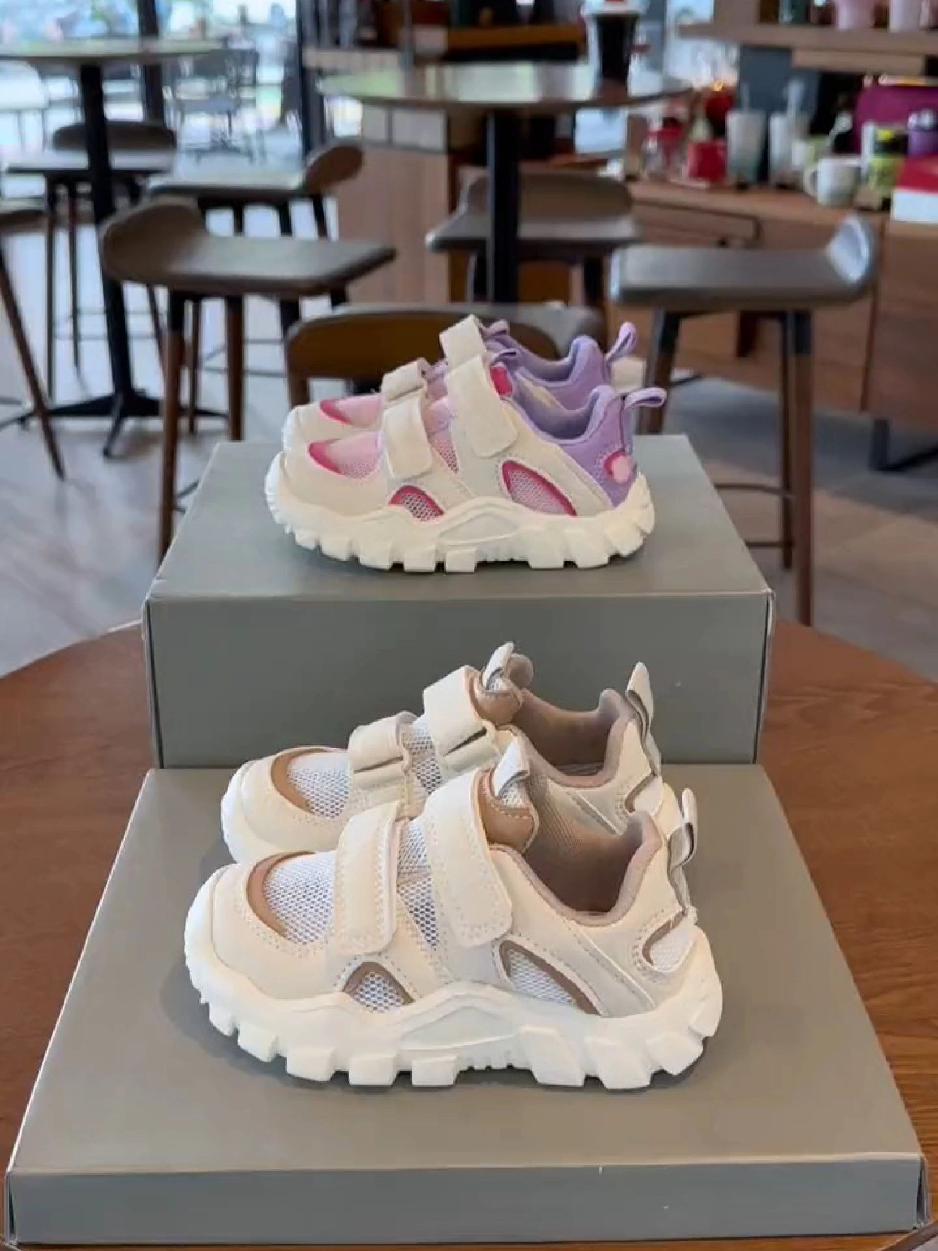 低帮 魔术贴  - VALI鞋履AI设计主图