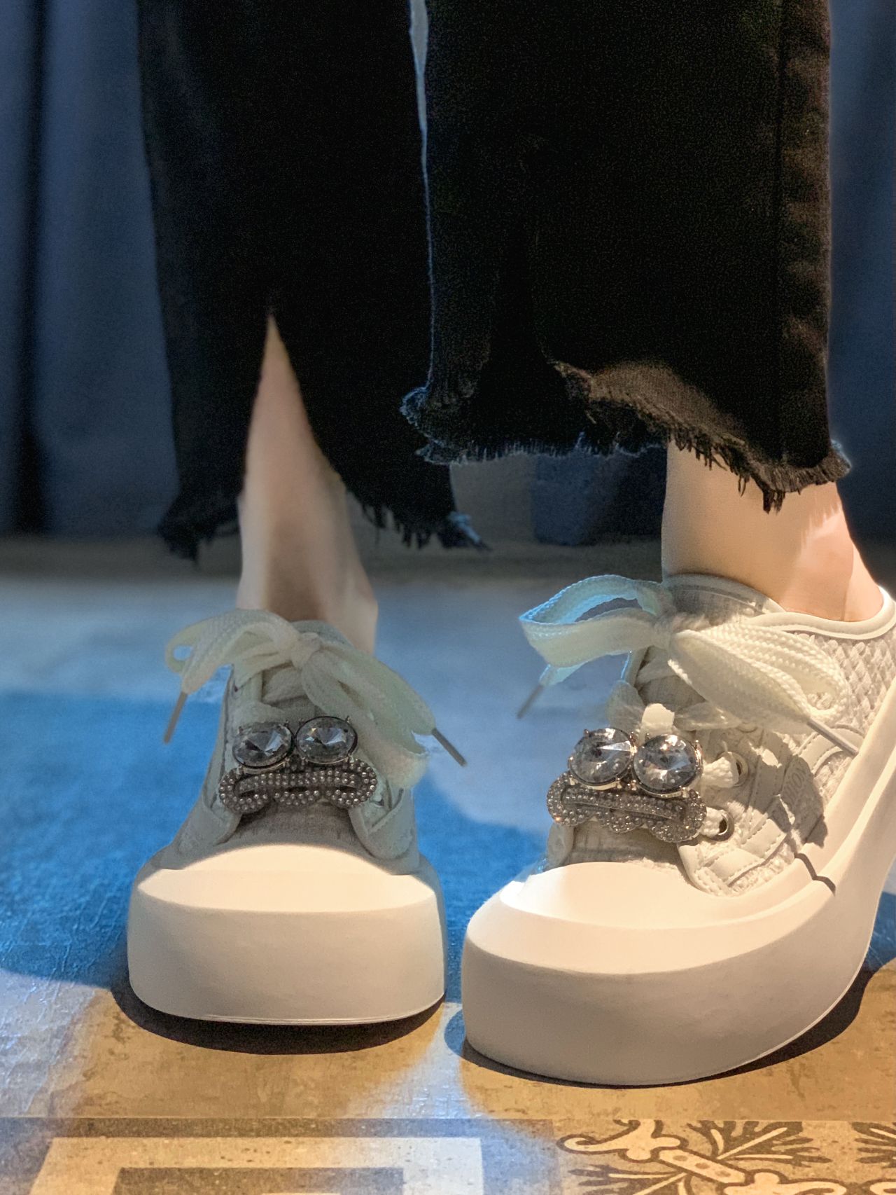  - VALI鞋履AI设计主图