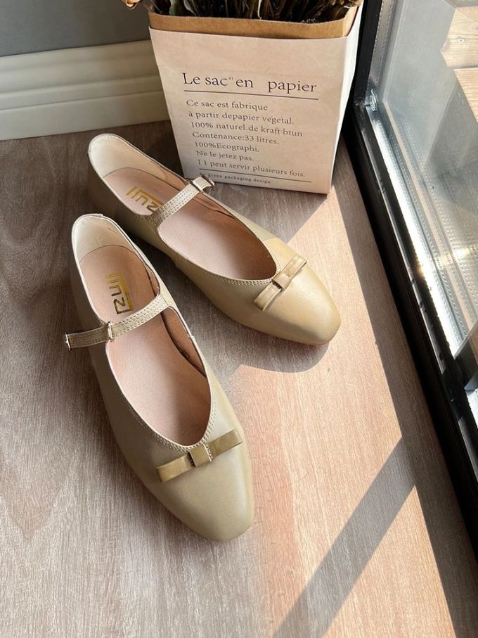 方头 袢扣 浅口鞋 皮革 