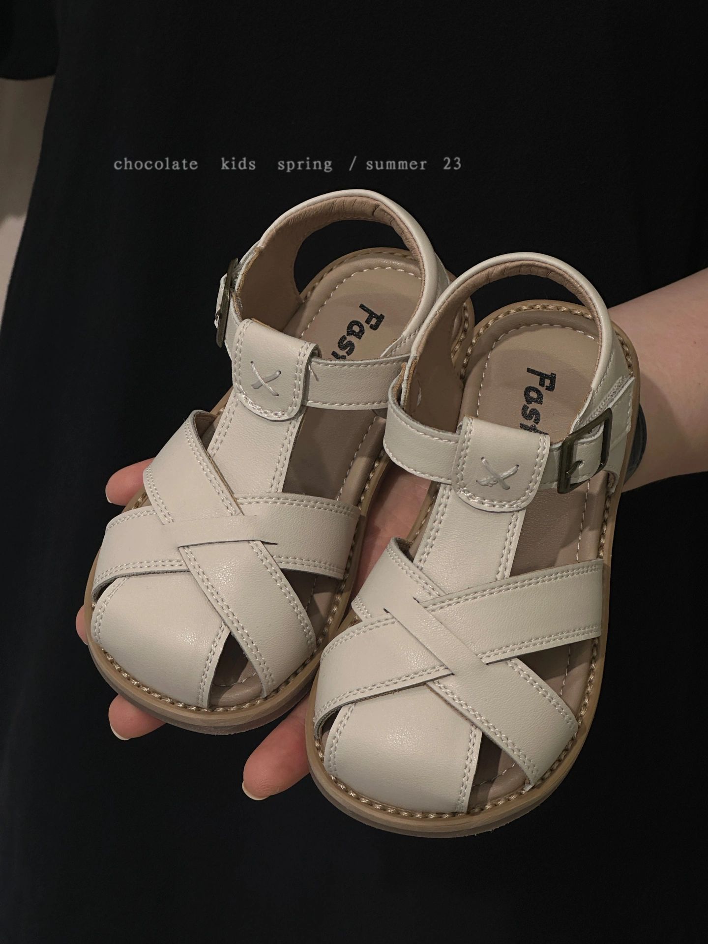 魔术贴 皮革  - VALI鞋履AI设计主图