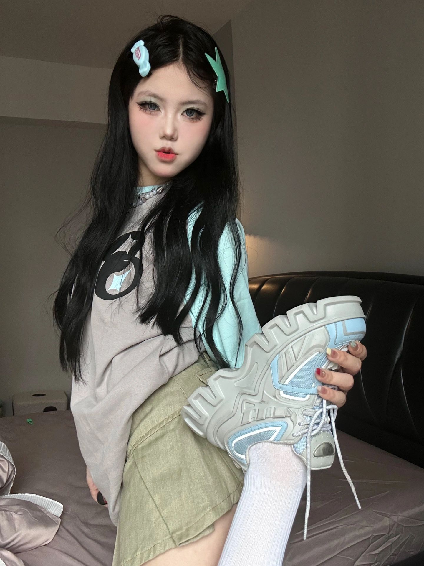 针织面料 圆形领 文字图案 苜蓿色 斜纹布色 鸽羽色  - VALI鞋履AI设计主图