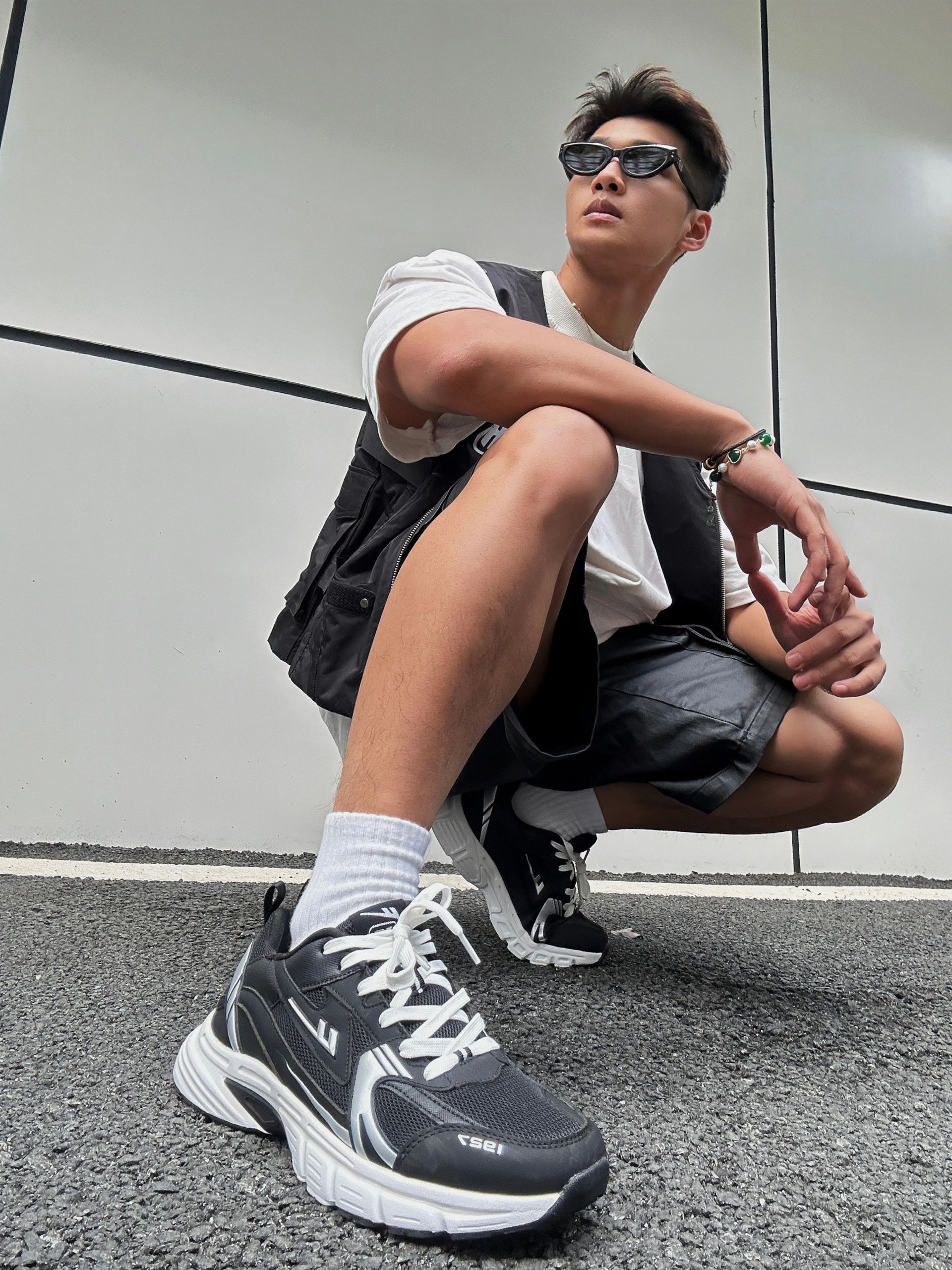 针织面料 圆形领 蓝黑色 基础拉链  - VALI鞋履AI设计主图