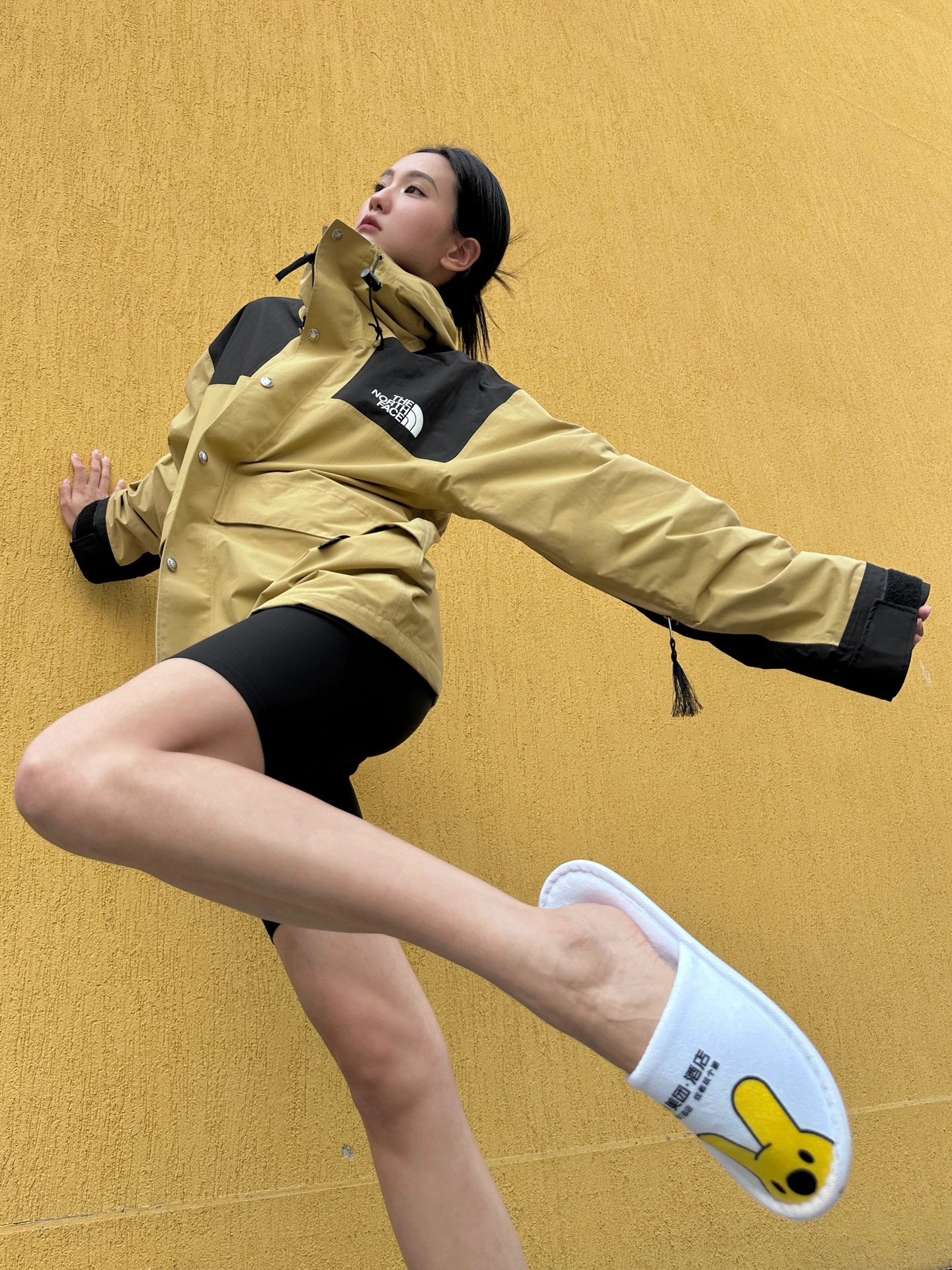 棉麻 H型 连帽领 撞色/渐变 拼接 踢踏舞鞋色 干苔藓色 基础扣饰 运动  - VALI鞋履AI设计主图