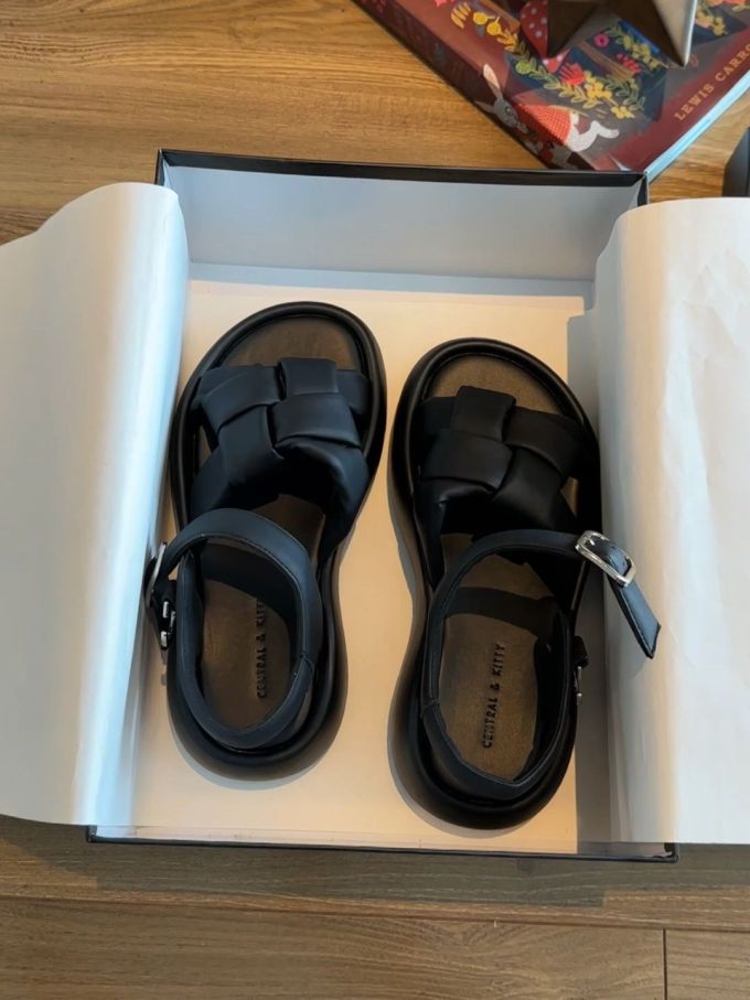 圆头 袢扣 中口鞋 皮革 