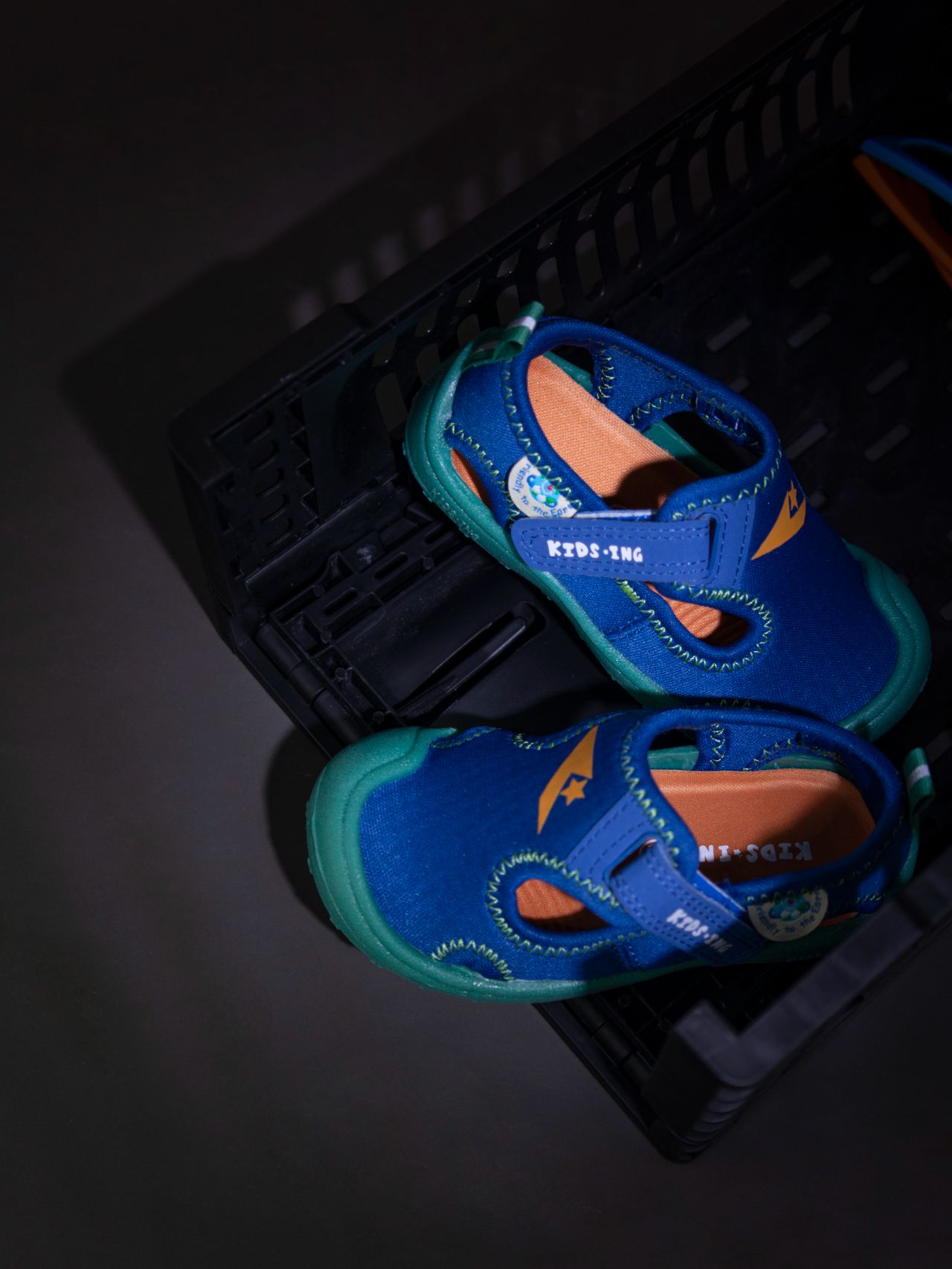 无帮 魔术贴 皮革  - VALI鞋履AI设计主图