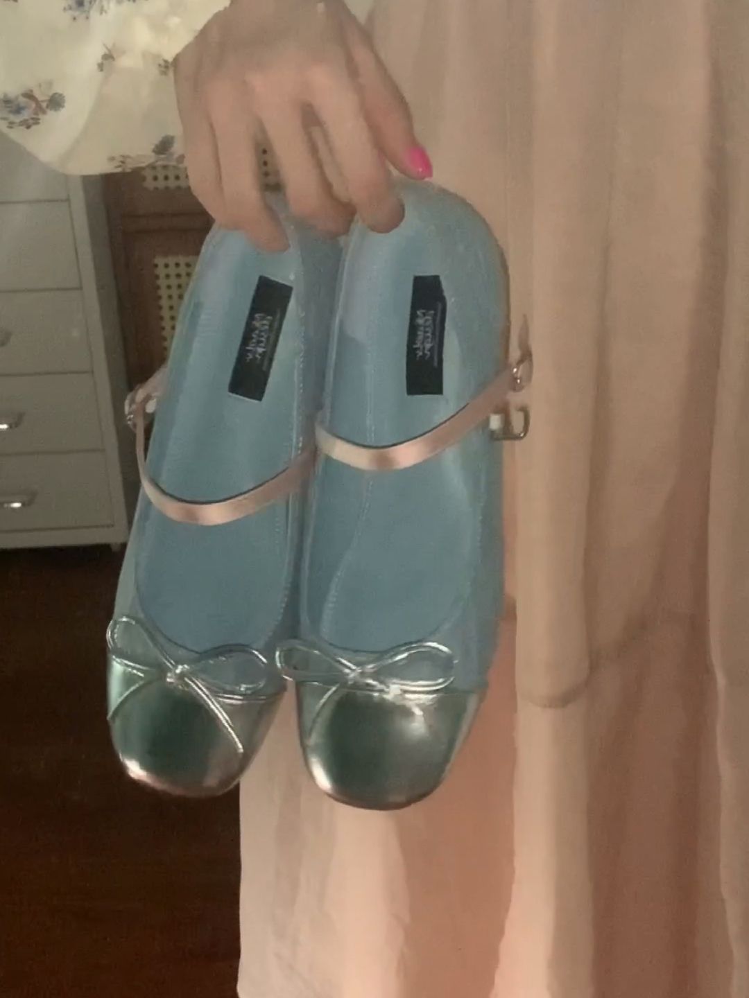 圆头 袢扣 浅口鞋 皮革  - VALI鞋履AI设计主图