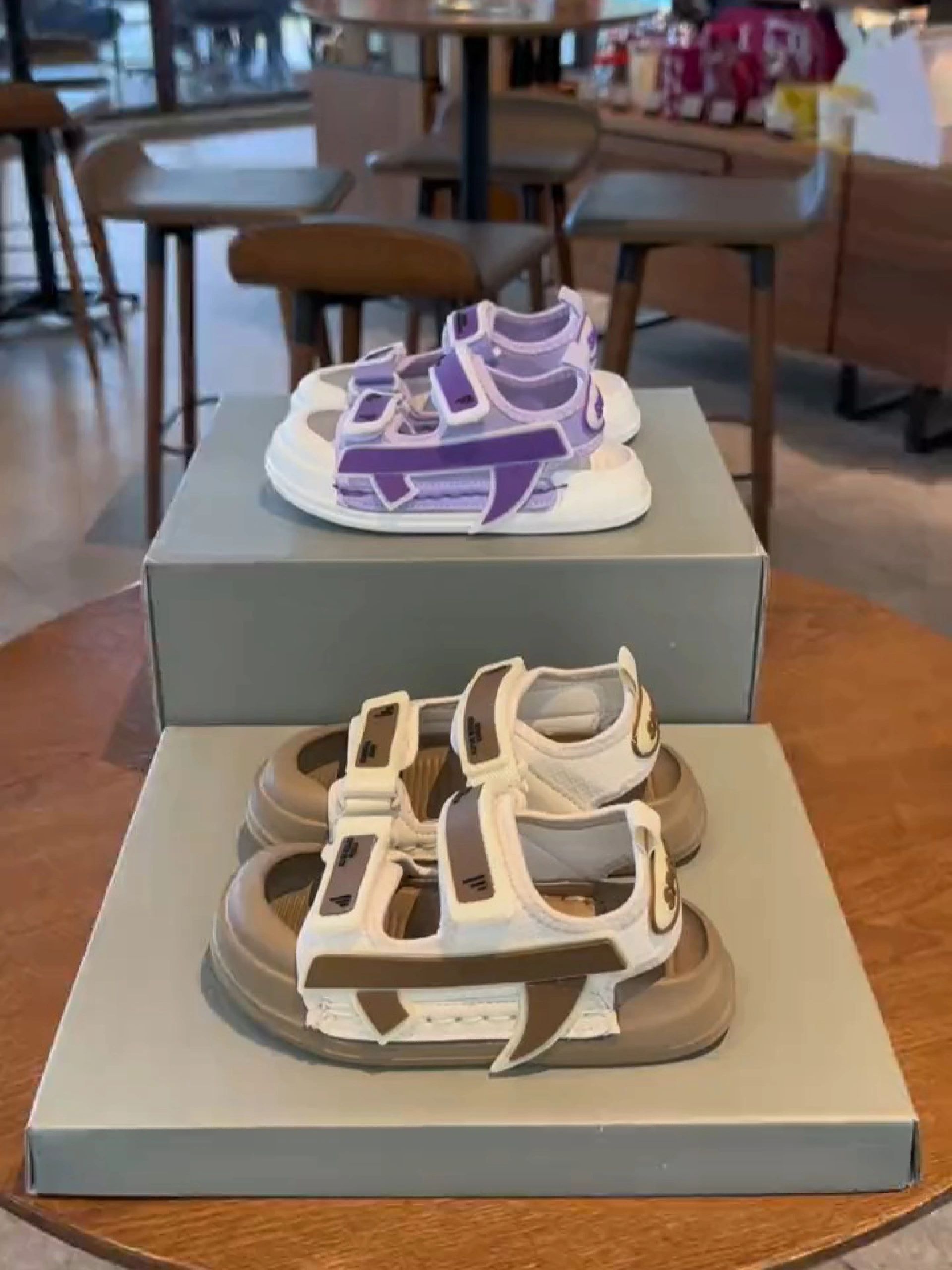 无帮 魔术贴  - VALI鞋履AI设计主图