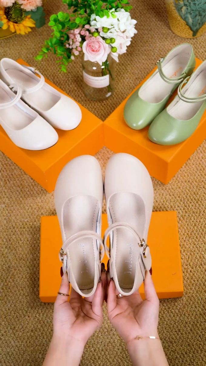 圆头 袢扣 浅口鞋 皮革 