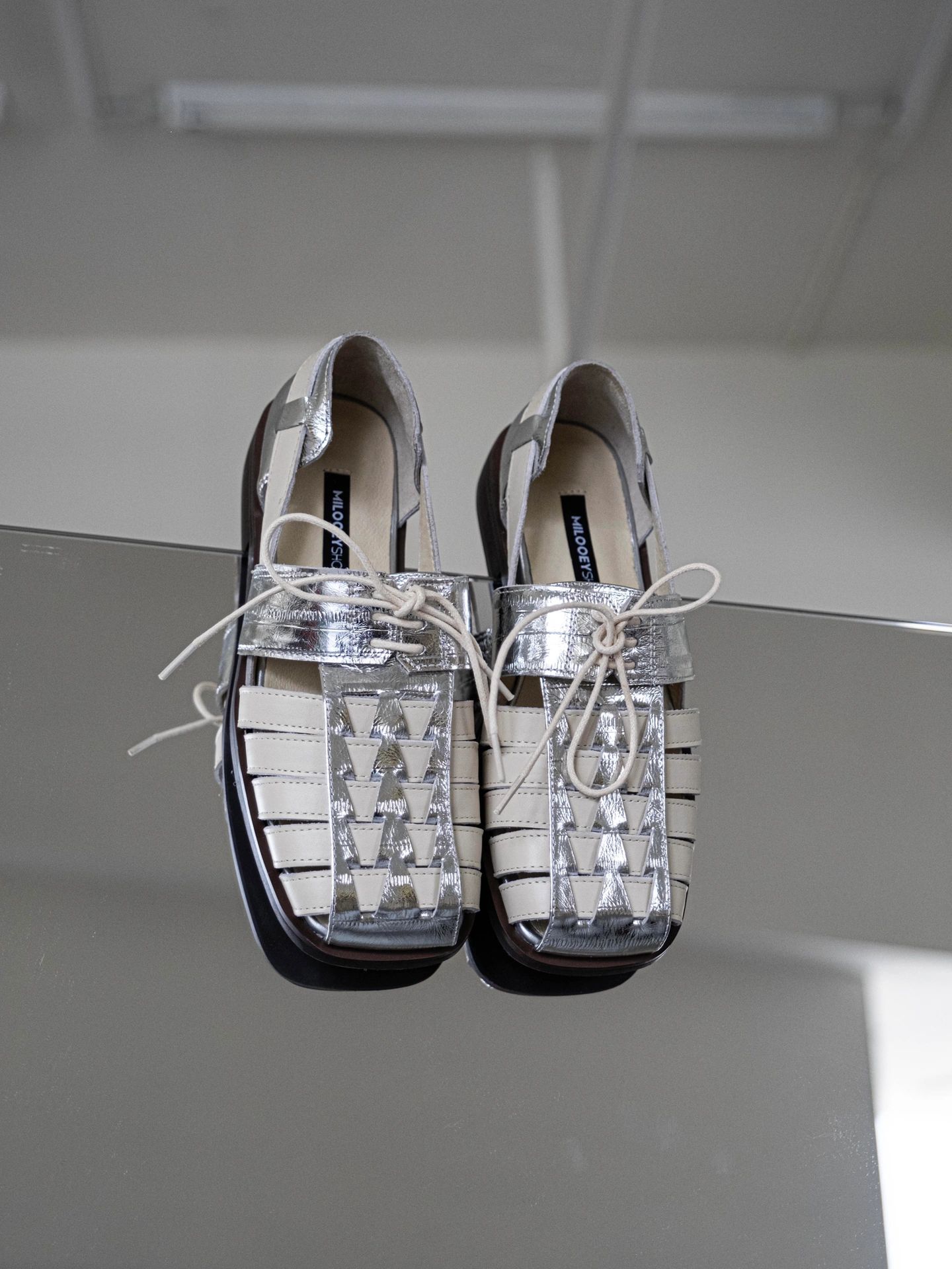 低帮 袢扣 深口鞋  - VALI鞋履AI设计主图