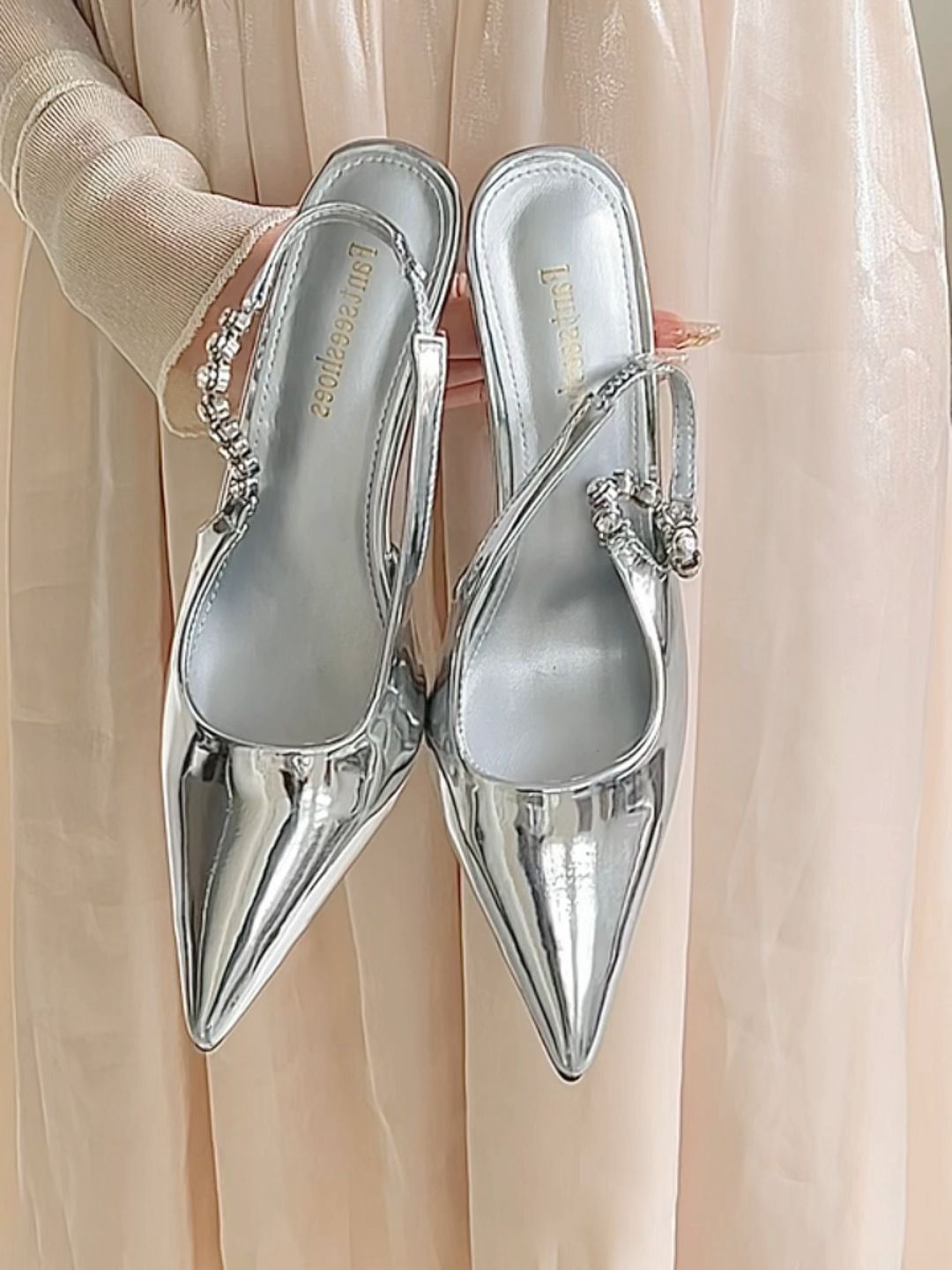 无帮  - VALI鞋履AI设计主图