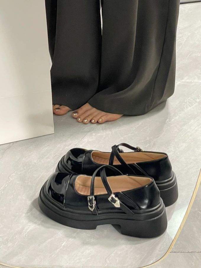 圆头 袢扣 中口鞋 皮革 