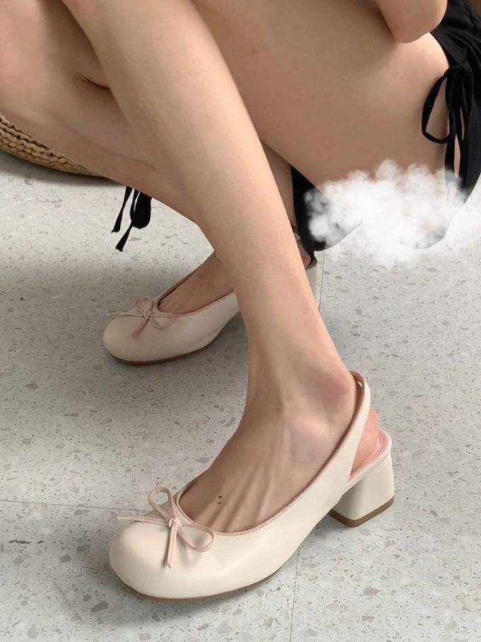 中跟 粗跟 圆头 低帮 浅口鞋 皮革 