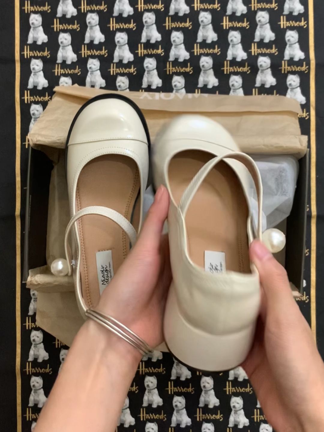 圆头 低帮 松紧带 中口鞋 皮革  - VALI鞋履AI设计主图