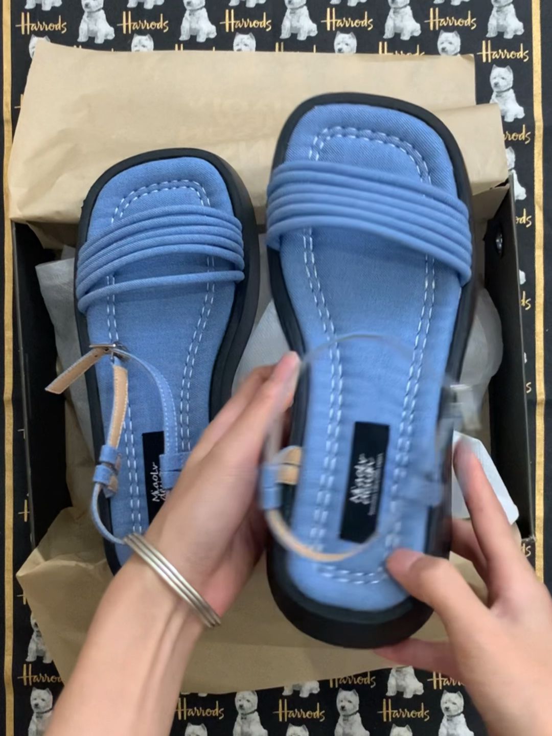  - VALI鞋履AI设计主图