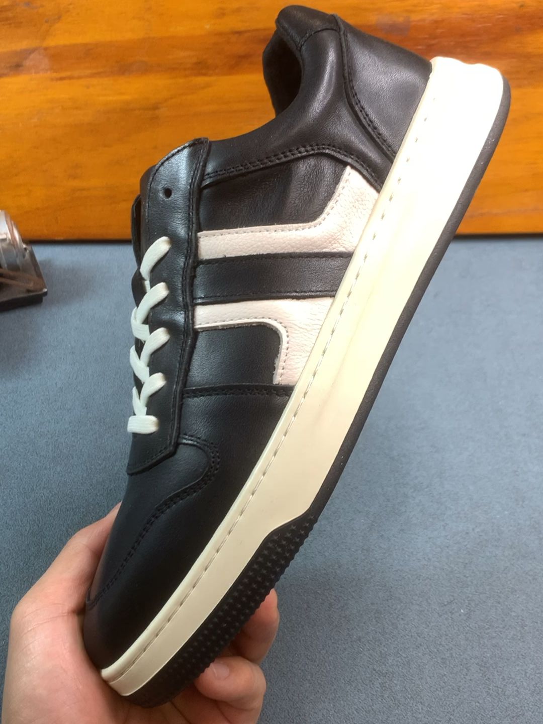 低帮 系带 皮革  - VALI鞋履AI设计主图