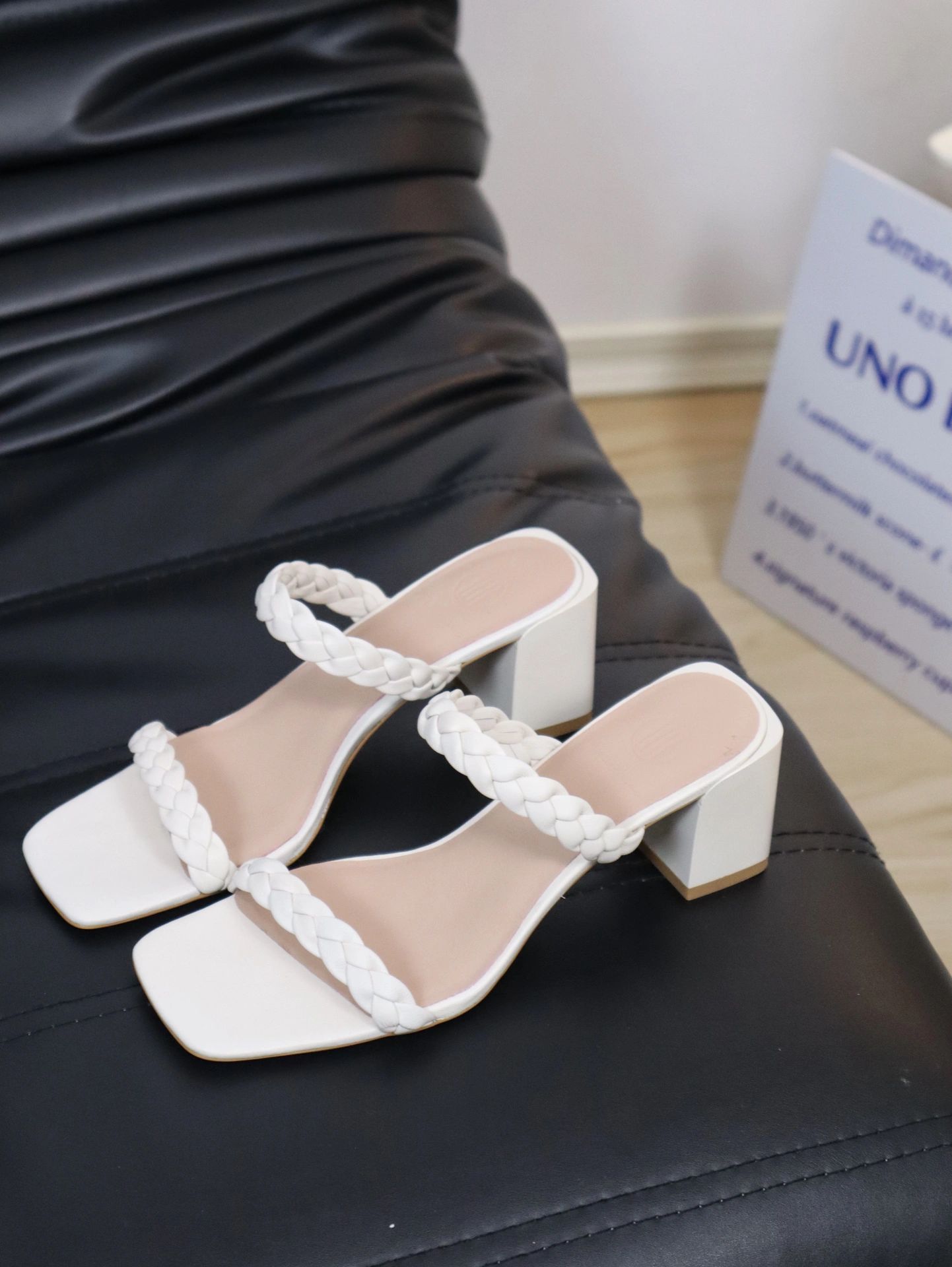 中跟 粗跟 无帮  - VALI鞋履AI设计主图