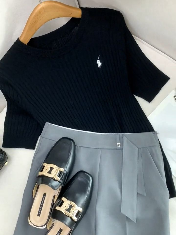 毛纺 圆形领 细针 针织螺纹 蓝黑色  - VALI鞋履AI设计主图