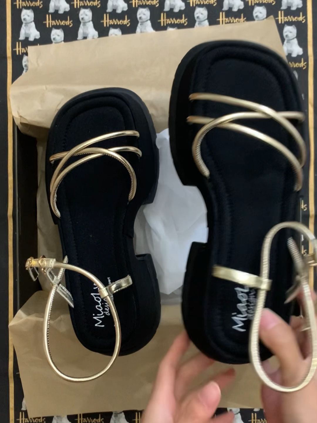 无帮  - VALI鞋履AI设计主图