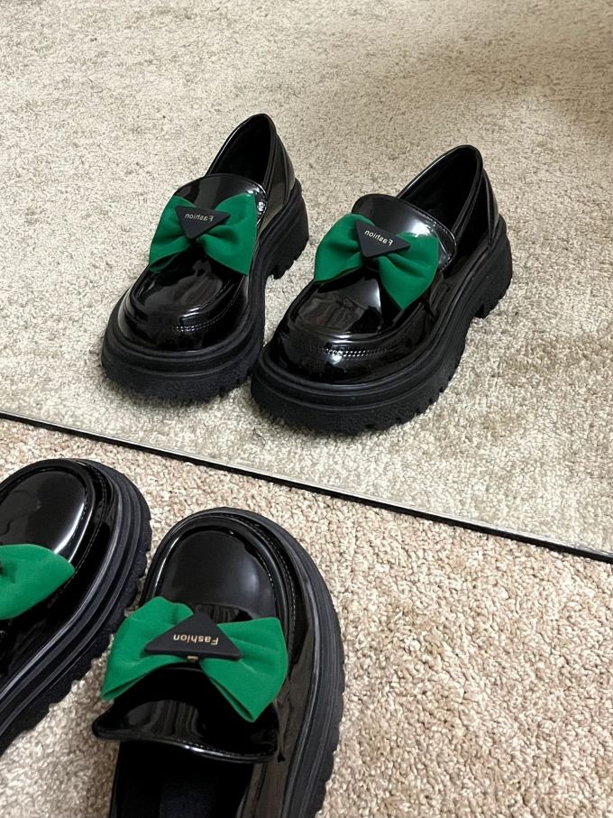 圆头 低帮 一脚蹬 深口鞋 皮革 