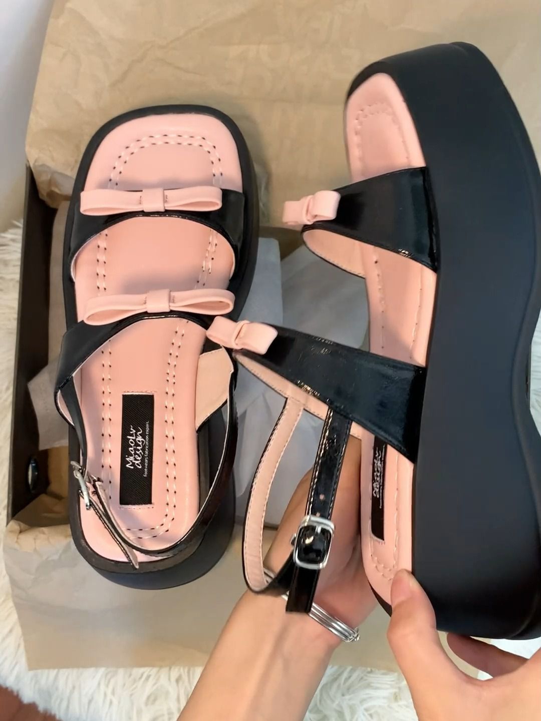 平底 袢扣 皮革  - VALI鞋履AI设计主图