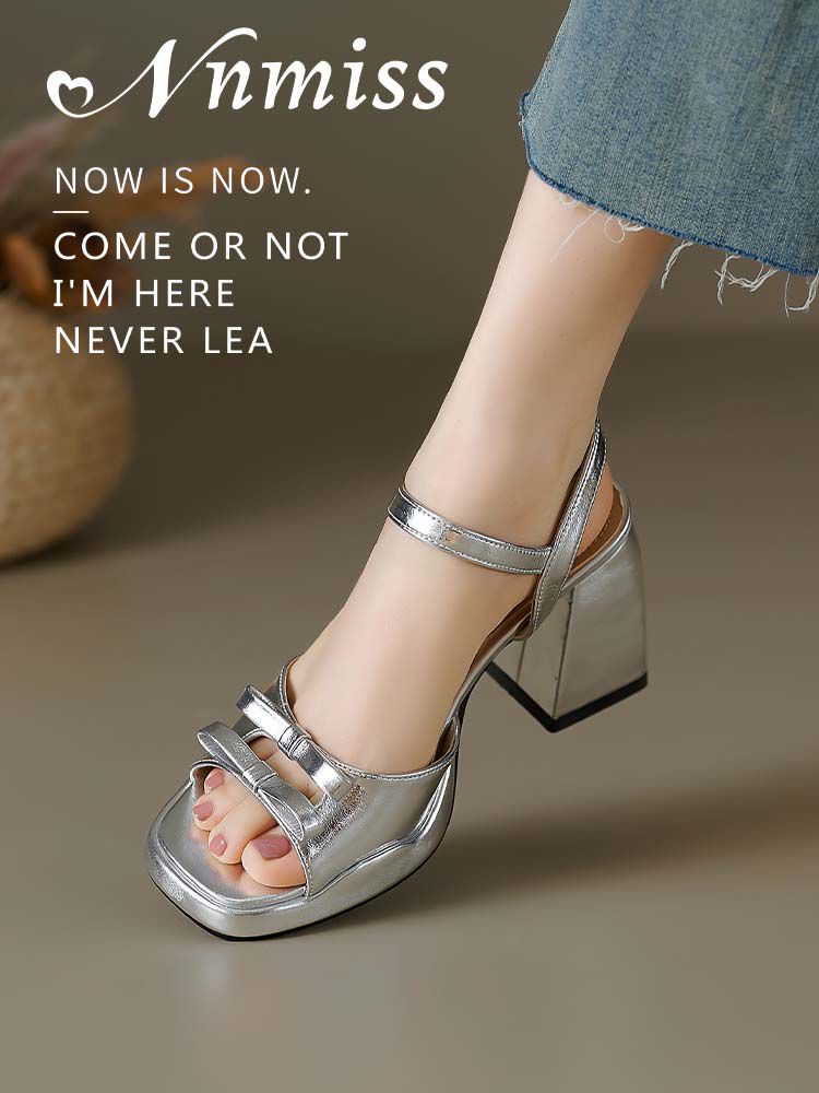 高跟 粗跟 无帮 皮革  - VALI鞋履AI设计主图