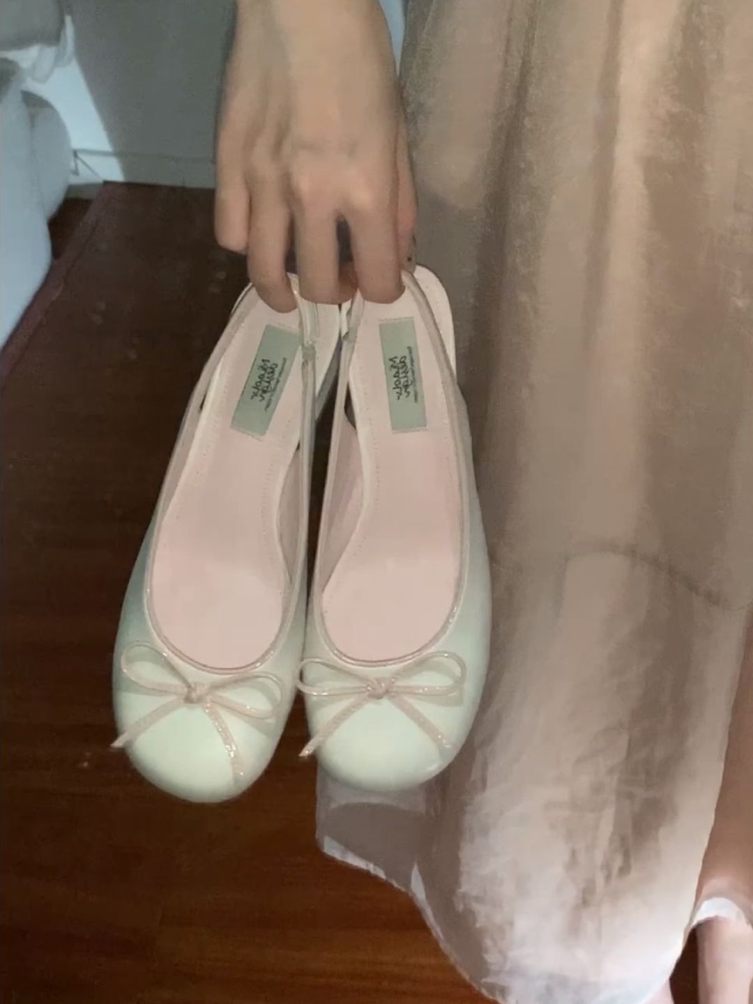 一脚蹬 浅口鞋  - VALI鞋履AI设计主图