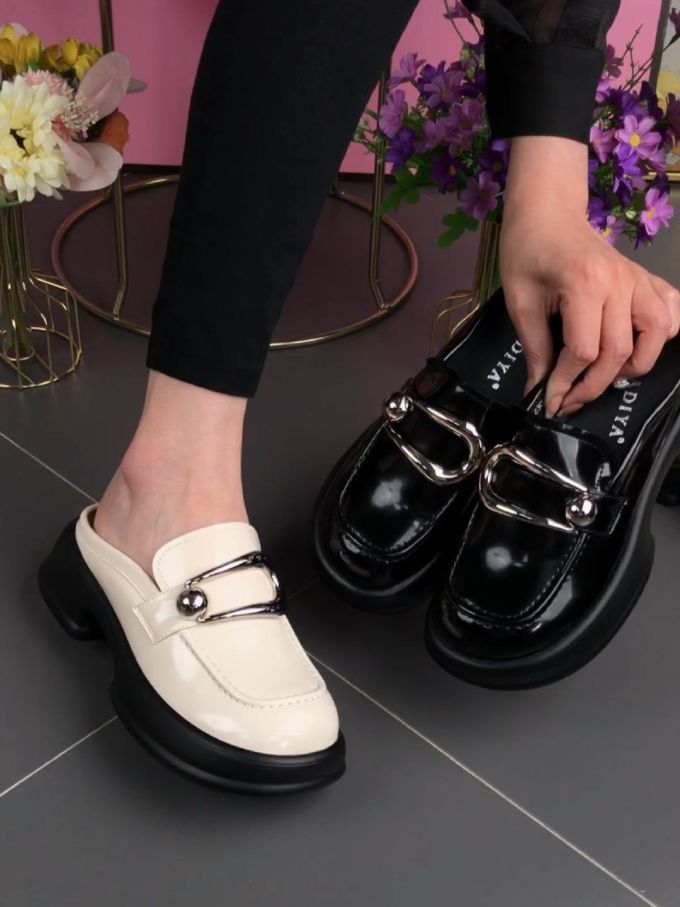 圆头 低帮 深口鞋 皮革 