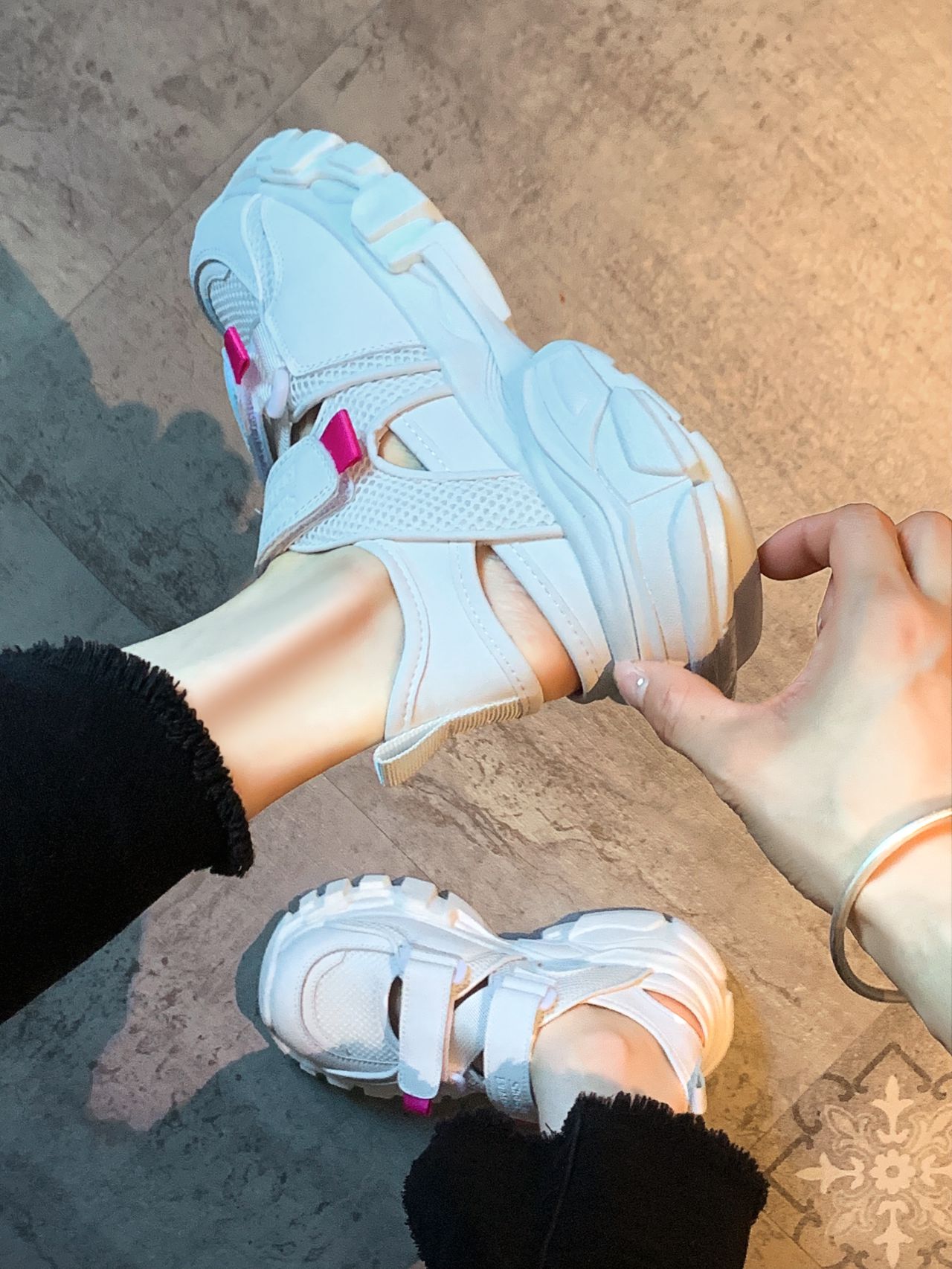 低帮 魔术贴 皮革  - VALI鞋履AI设计主图