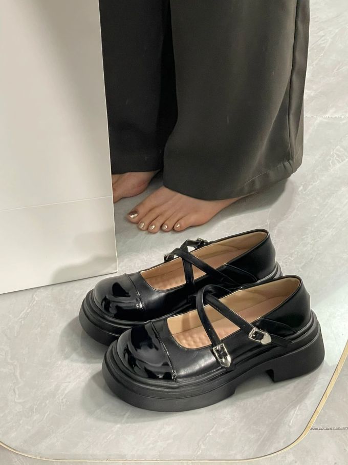 圆头 袢扣 中口鞋 皮革 