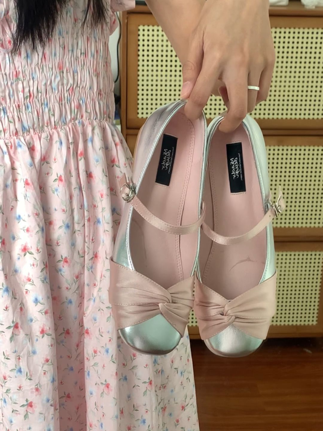 袢扣 浅口鞋 皮革  - VALI鞋履AI设计主图